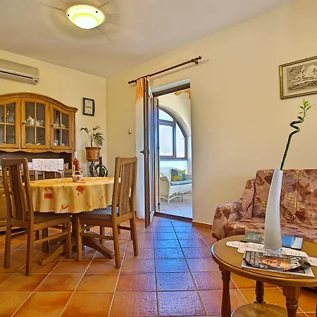 Dorotea * Labin (Istria)